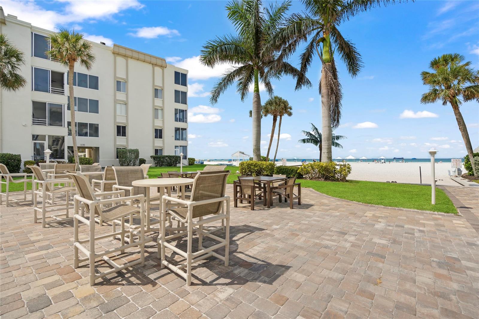 ISLAND HOUSE - Residential