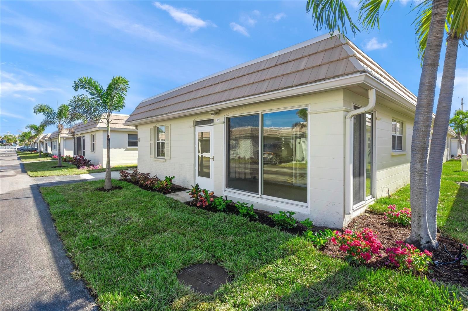 ISLAND HOUSE - Residential