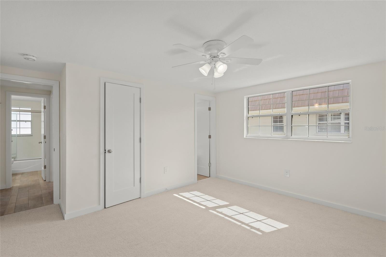 ISLAND HOUSE - Residential