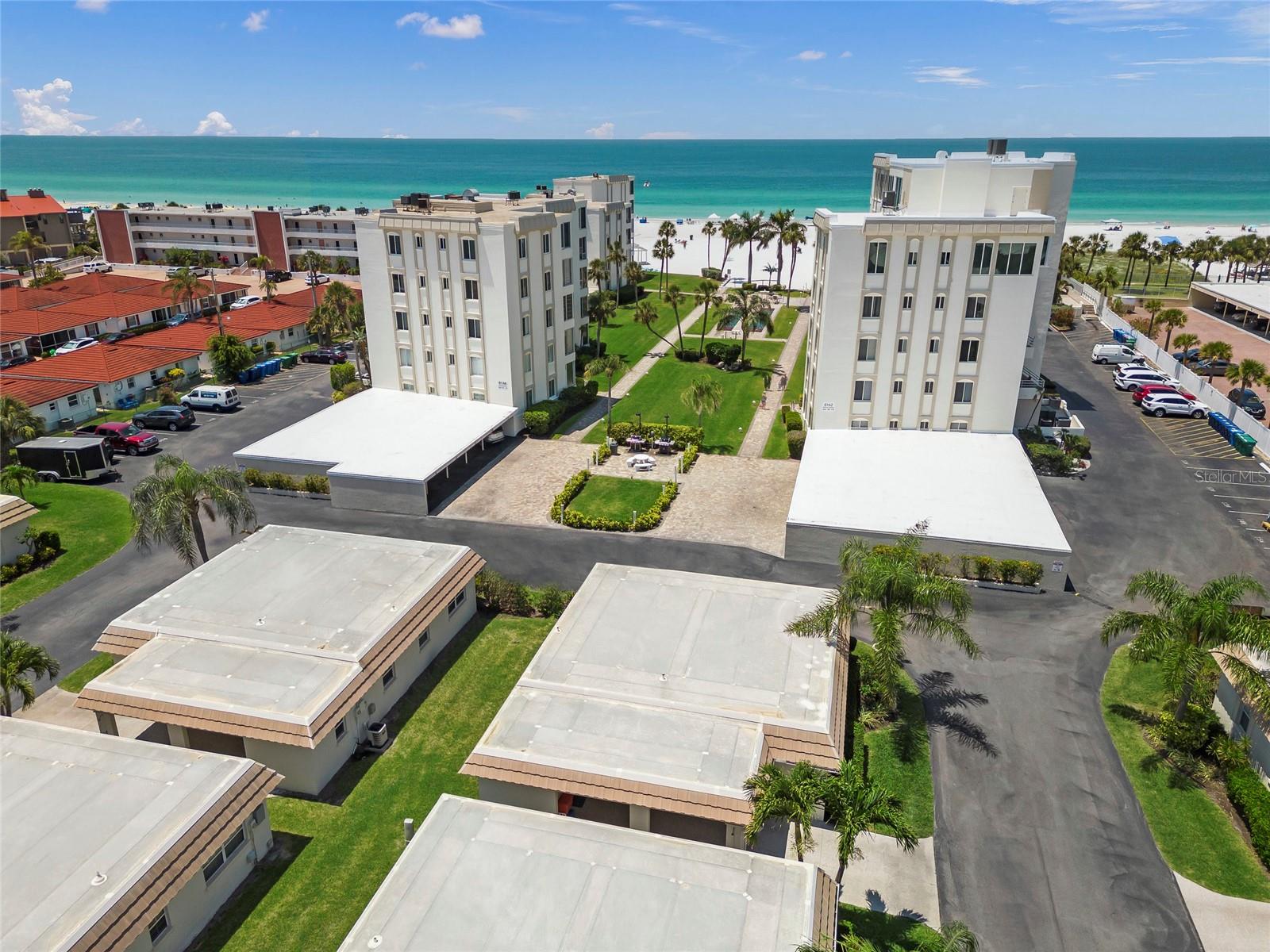 ISLAND HOUSE - Residential