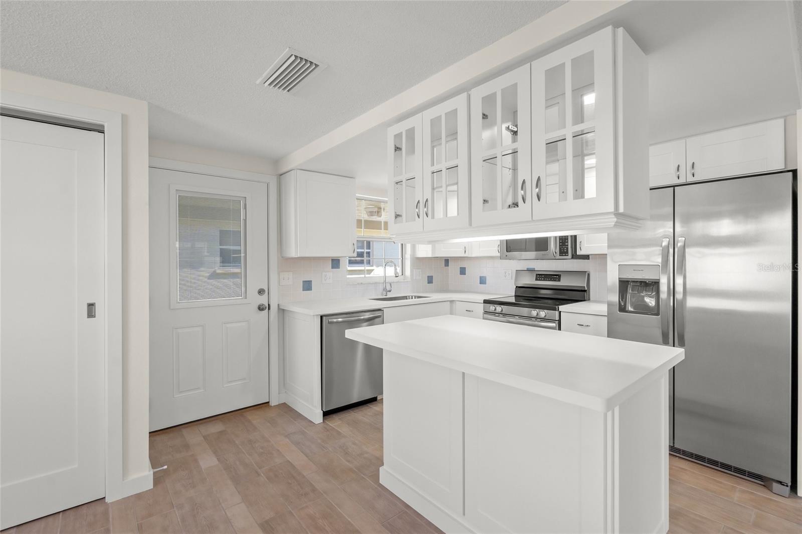 ISLAND HOUSE - Residential