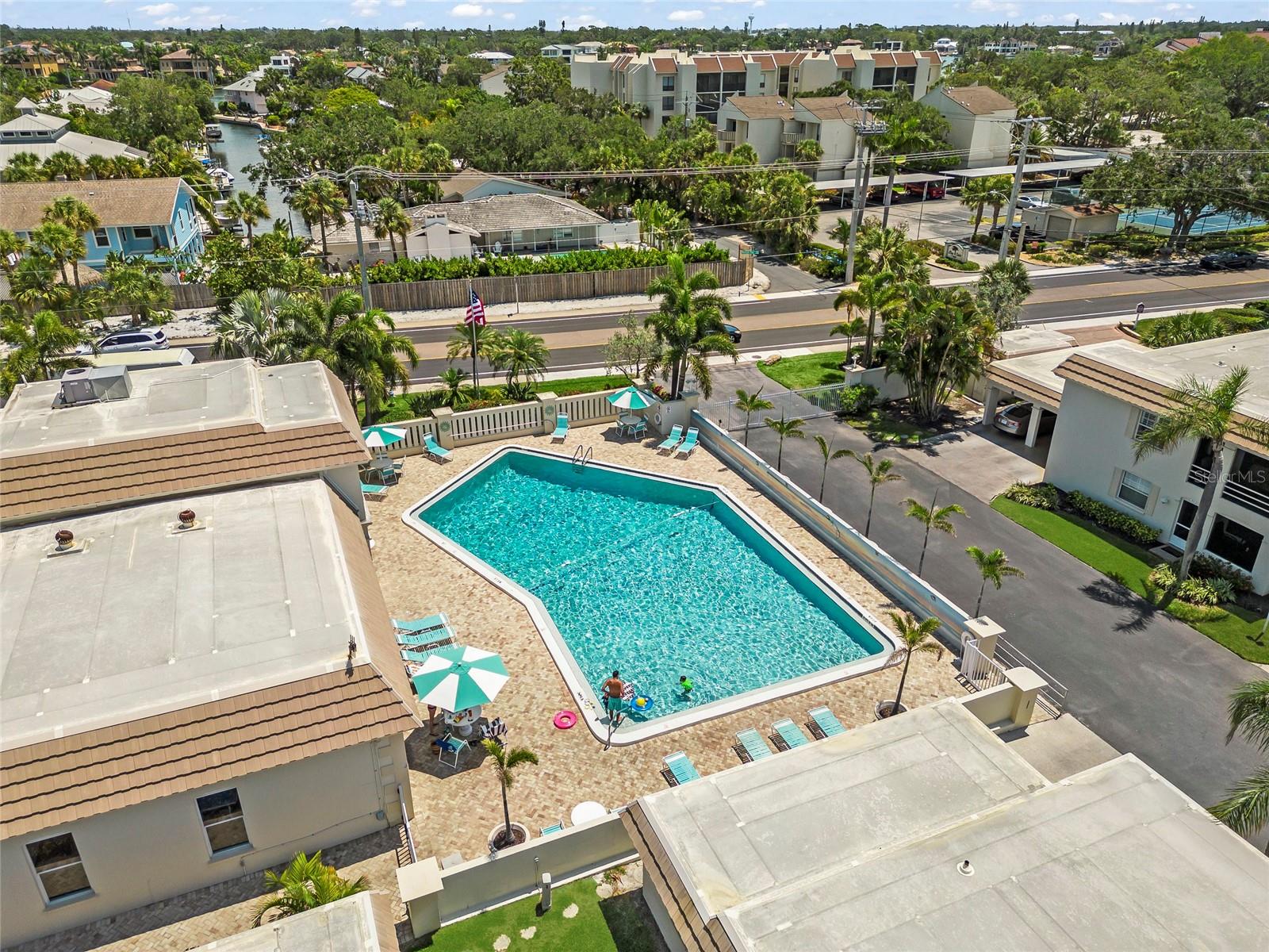 ISLAND HOUSE - Residential