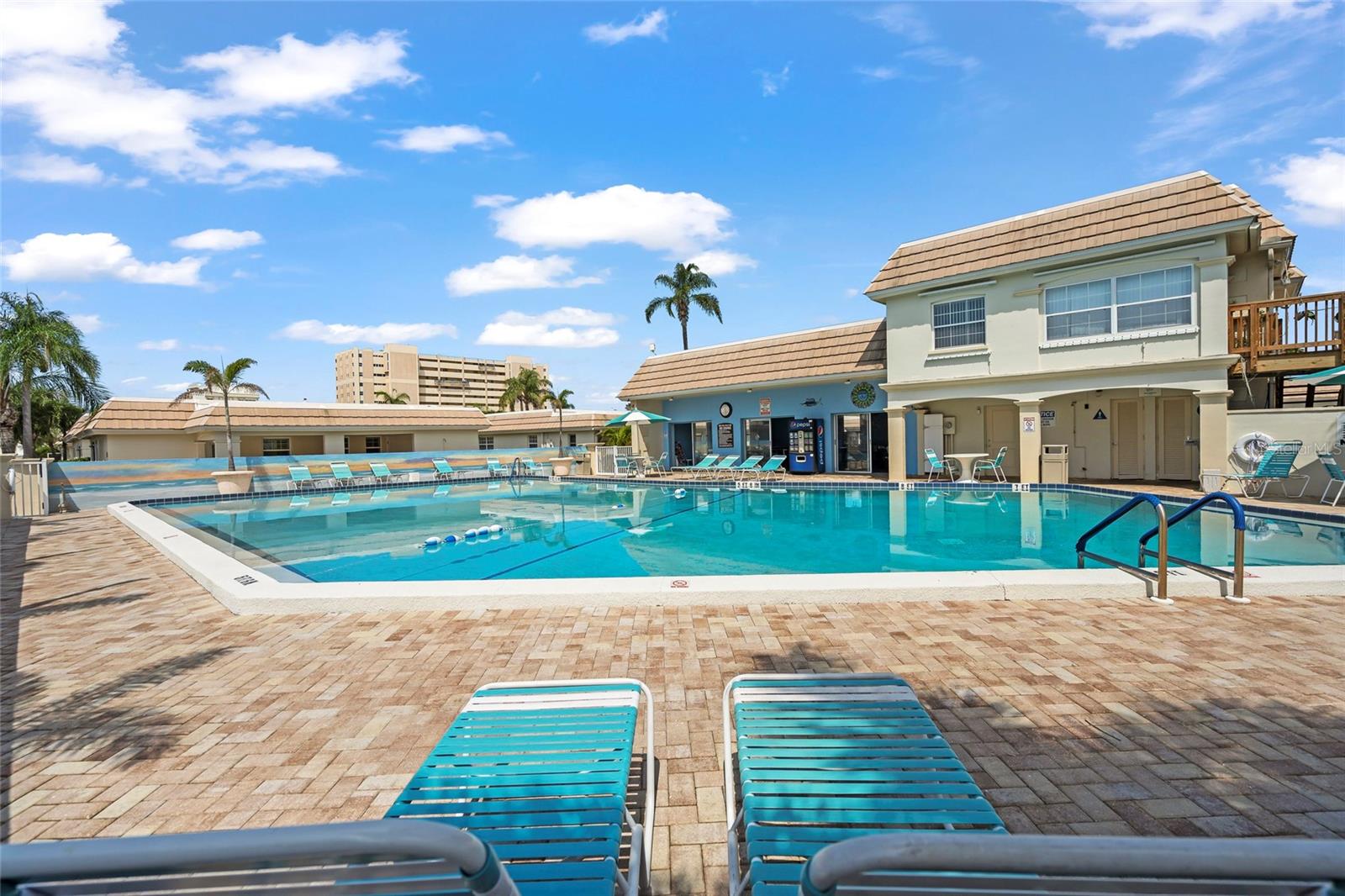 ISLAND HOUSE - Residential