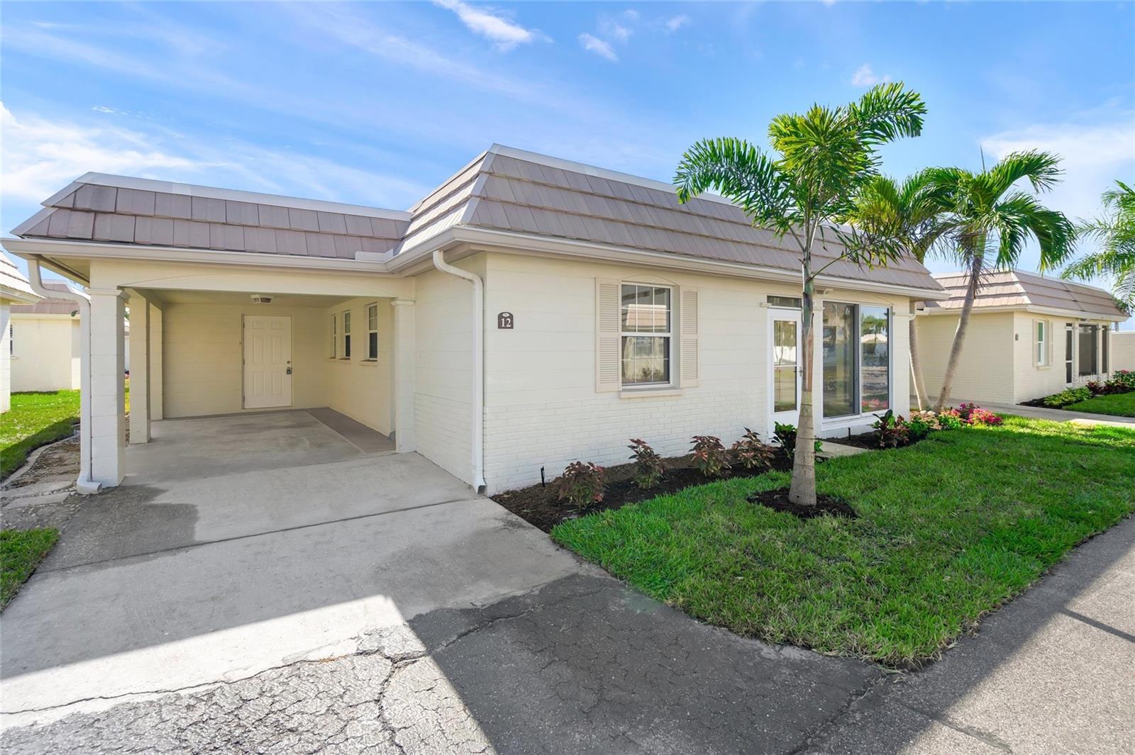 ISLAND HOUSE - Residential