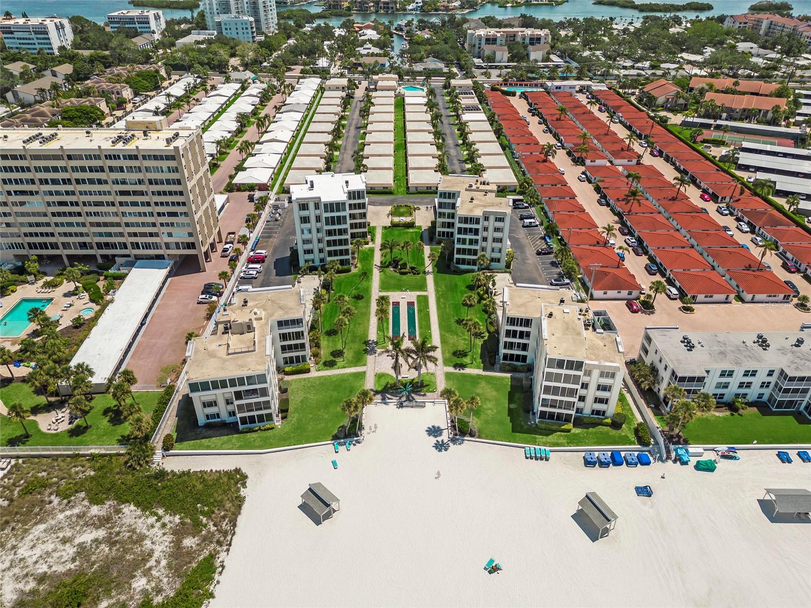 ISLAND HOUSE - Residential