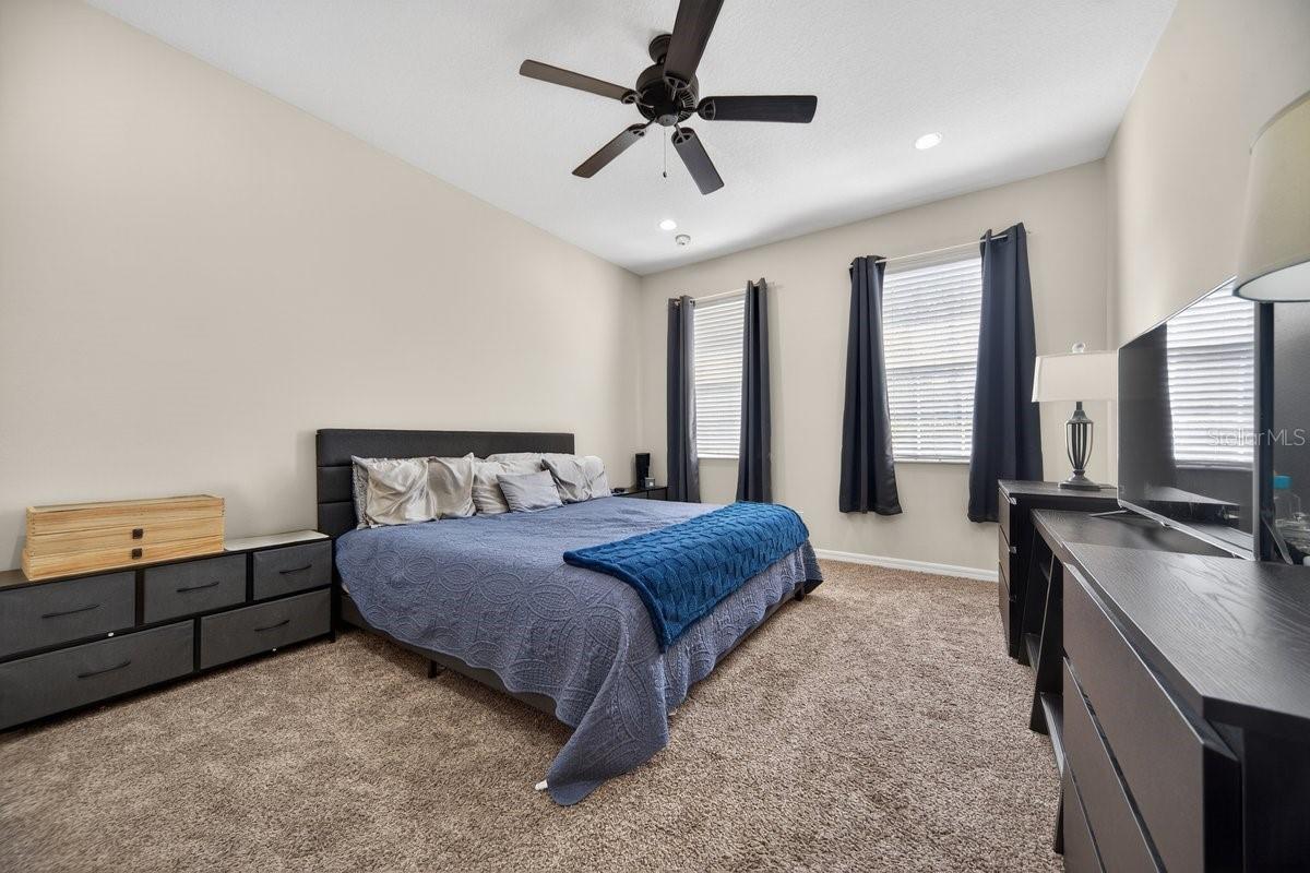 HARBOR WINDS - Residential