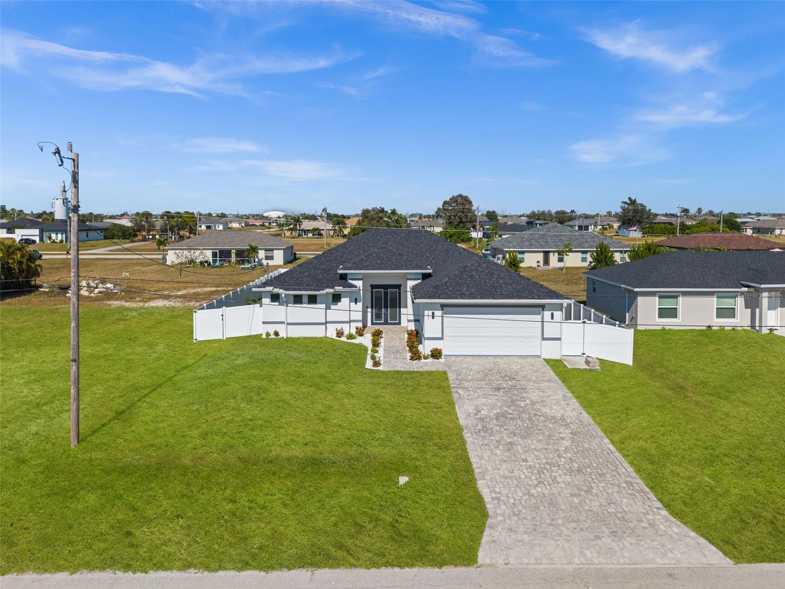 CAPE CORAL - Residential