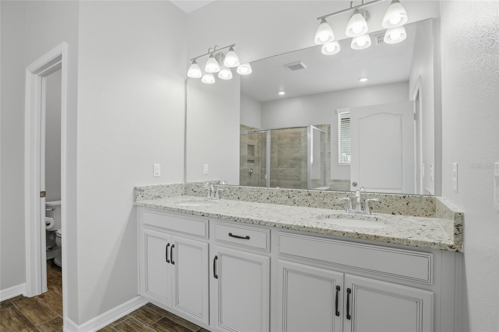 BAY MEADOW FARMS - Residential