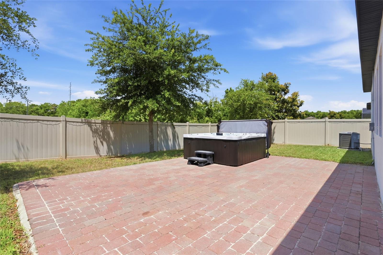 BAY MEADOW FARMS - Residential