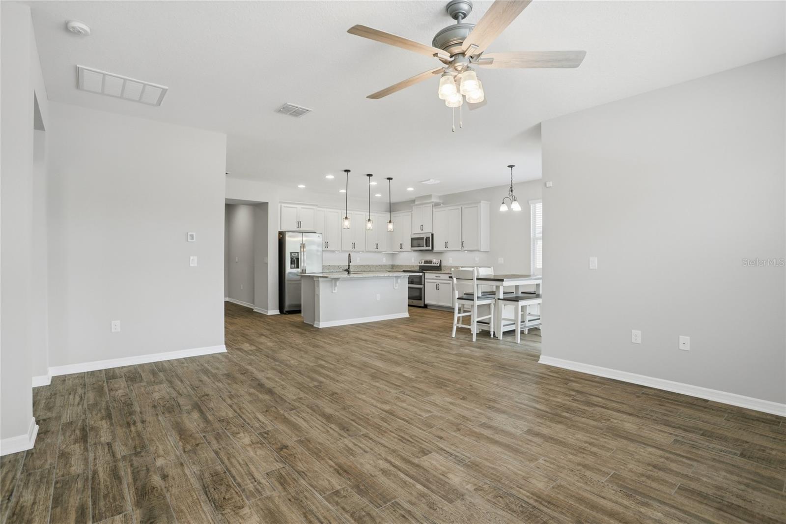 BAY MEADOW FARMS - Residential