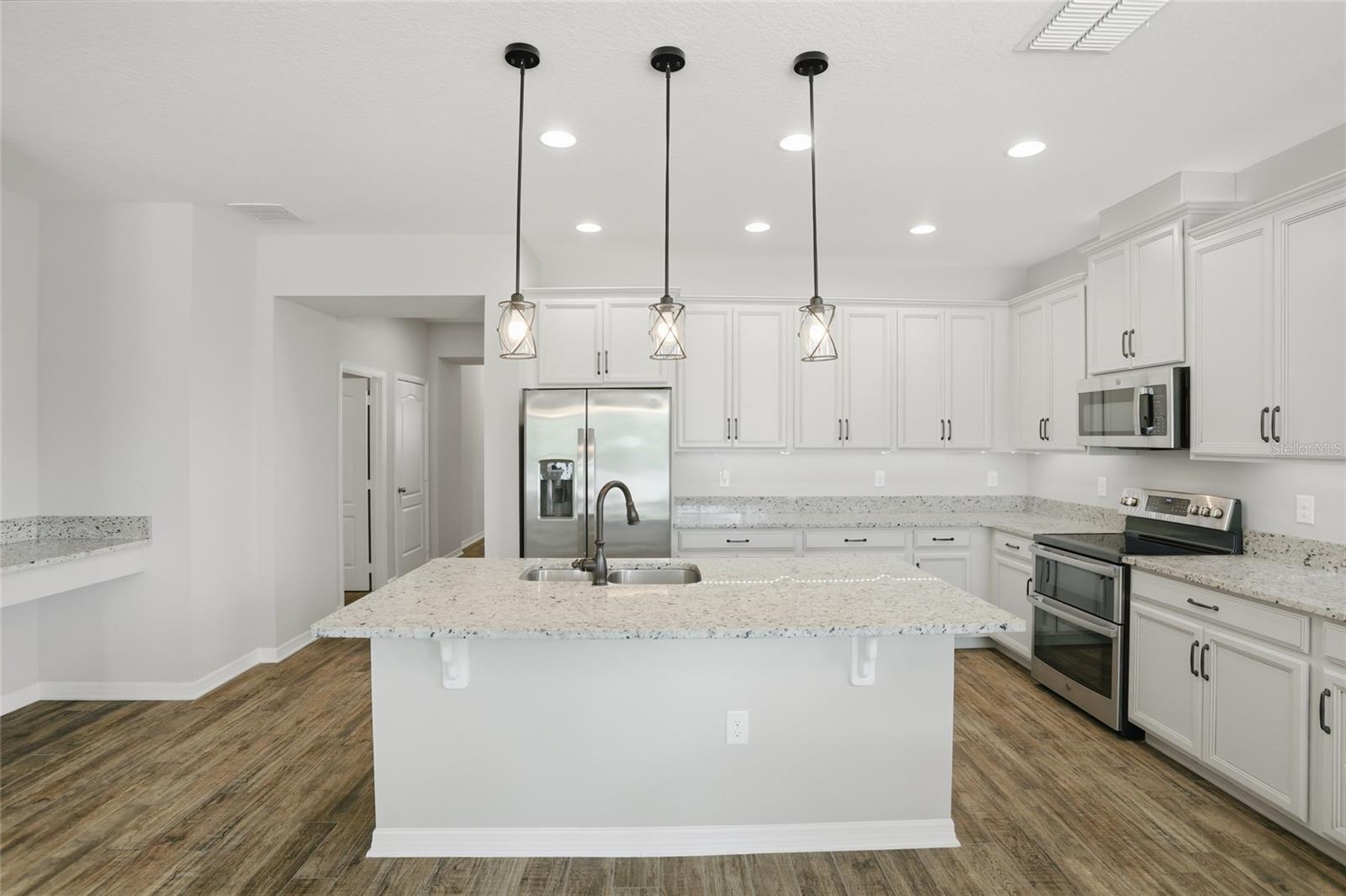 BAY MEADOW FARMS - Residential