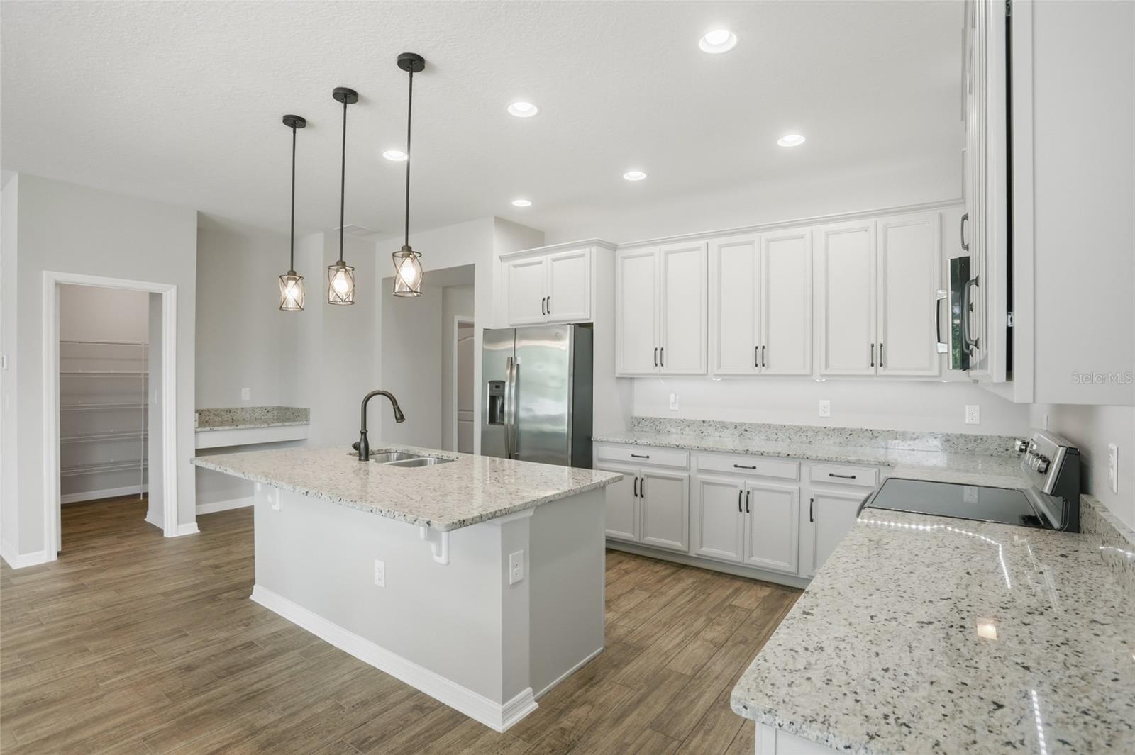 BAY MEADOW FARMS - Residential