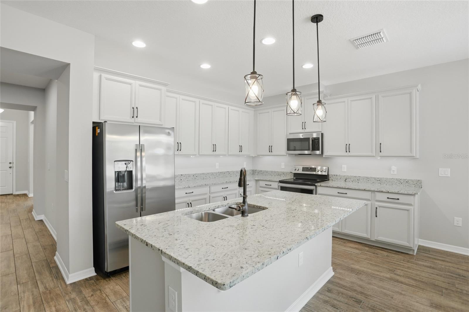 BAY MEADOW FARMS - Residential
