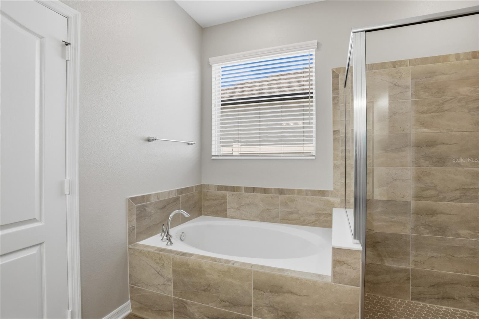 BAY MEADOW FARMS - Residential