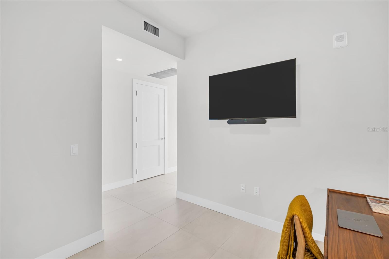 SALTAIRE CONDO - Residential