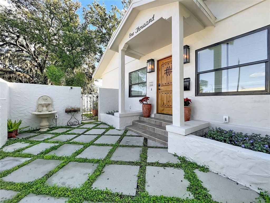 Photo of 1000 E Anderson Street, Orlando, FL 32801 (MLS # O6369313)