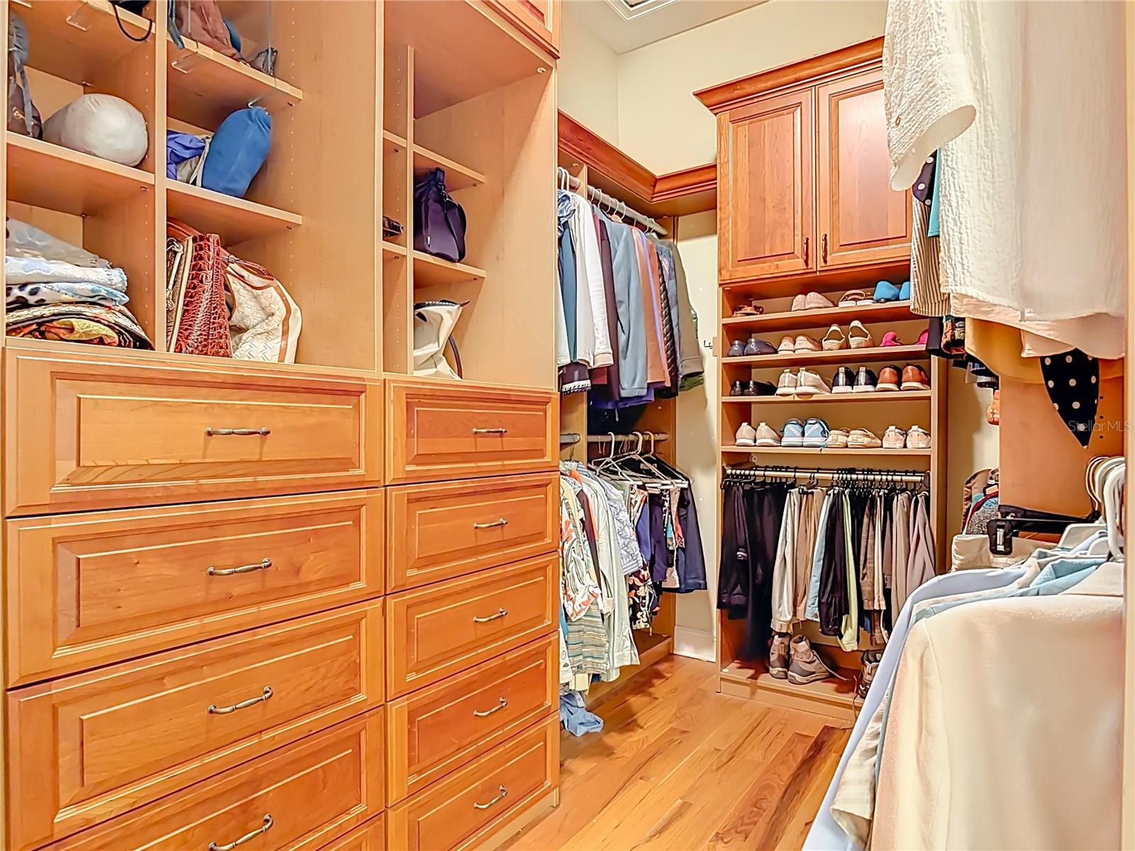 STONE ISLAND ESTATES UNIT 04 & 06 - Residential