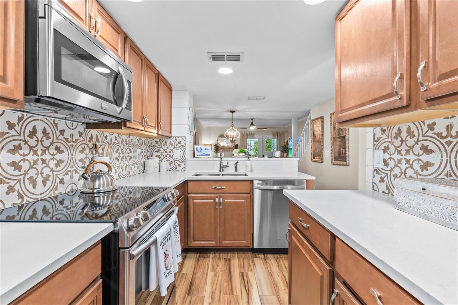 FOX CHASE TWNHMS - Residential