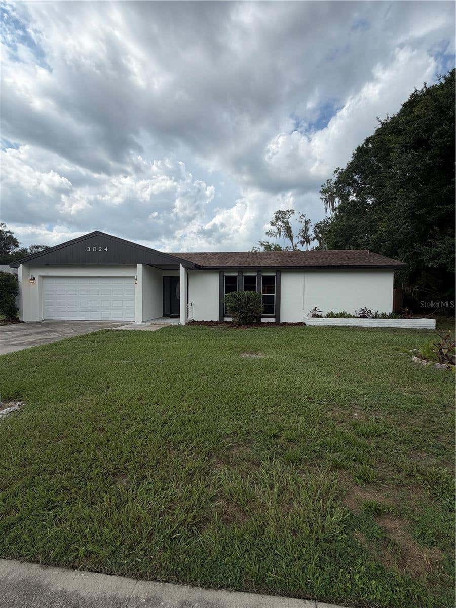 Photo of 3024 Blown Feather Lane, Mulberry, FL 33860 (MLS # L4963310)