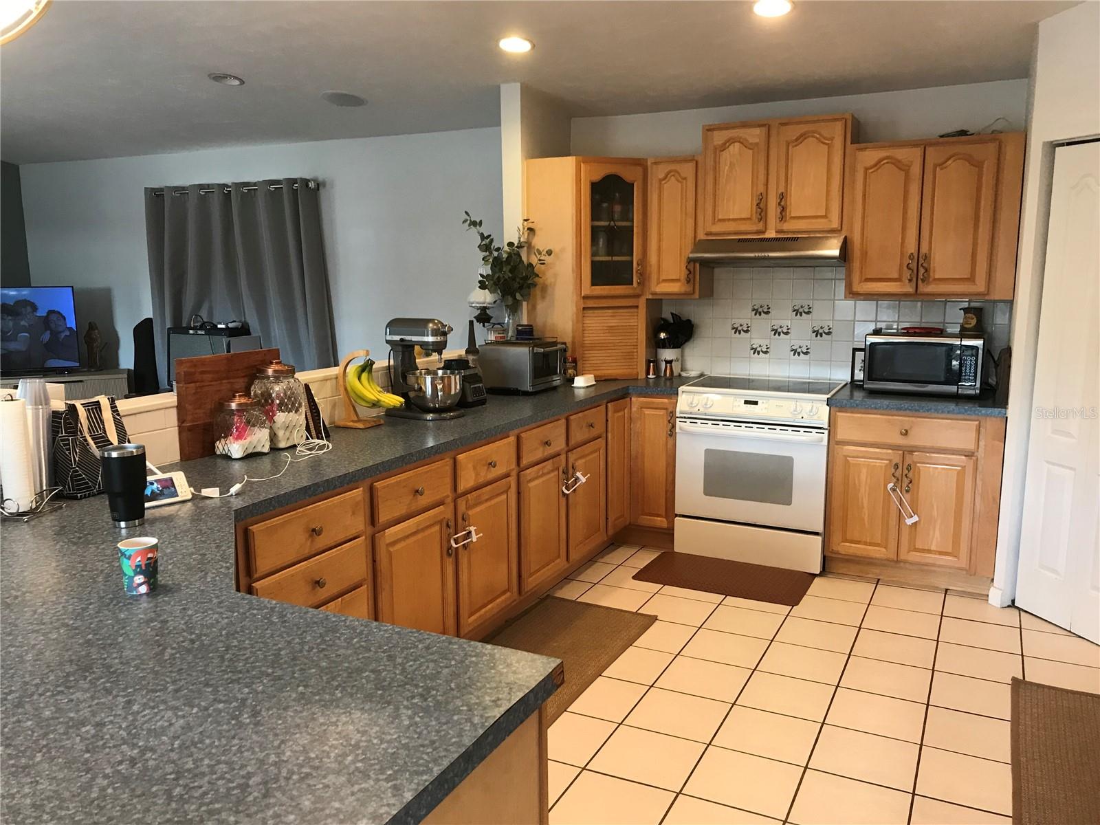 LEEAIRE ESTATES - Residential