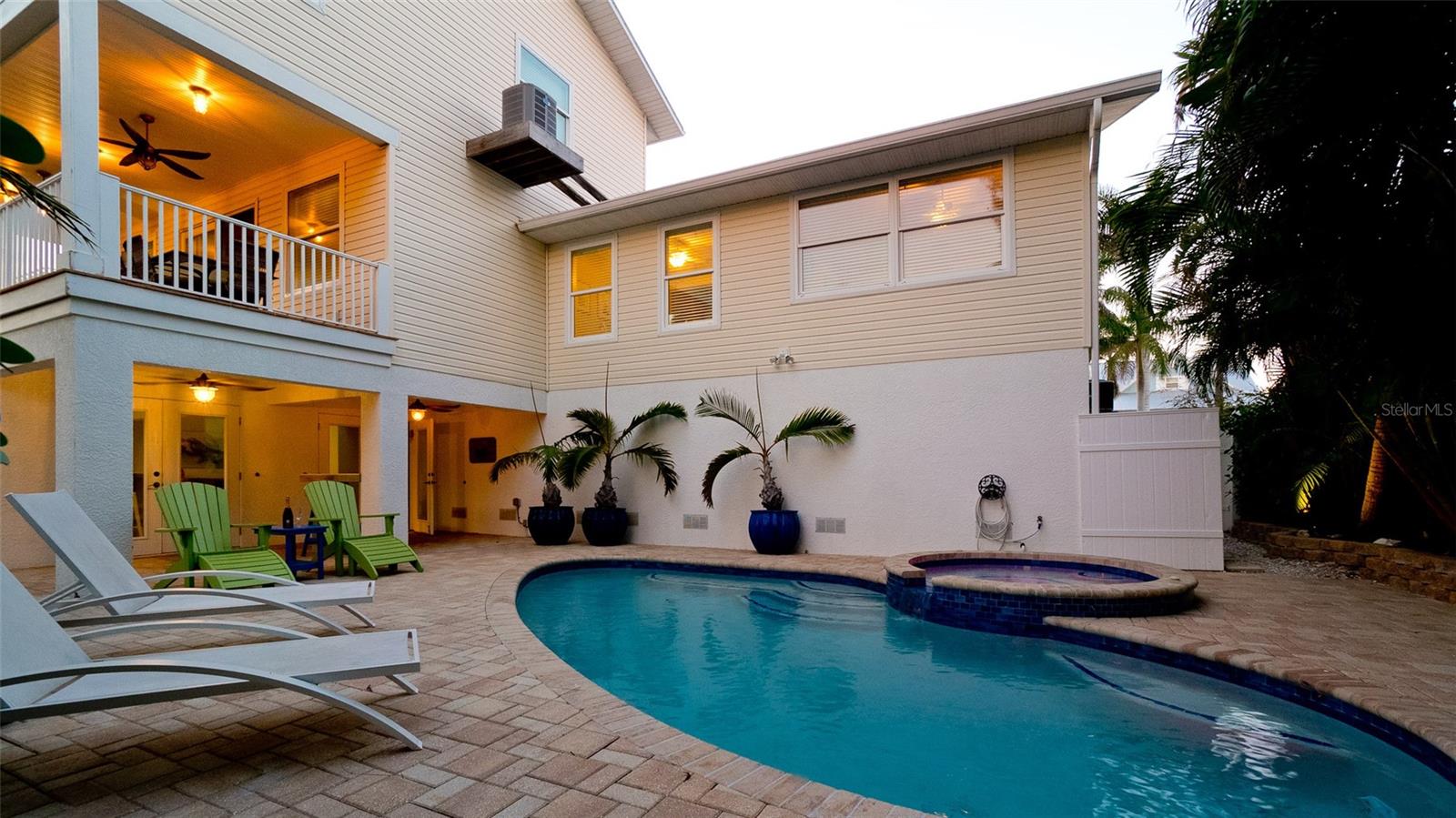 LARDAS UNIT THREE - Residential