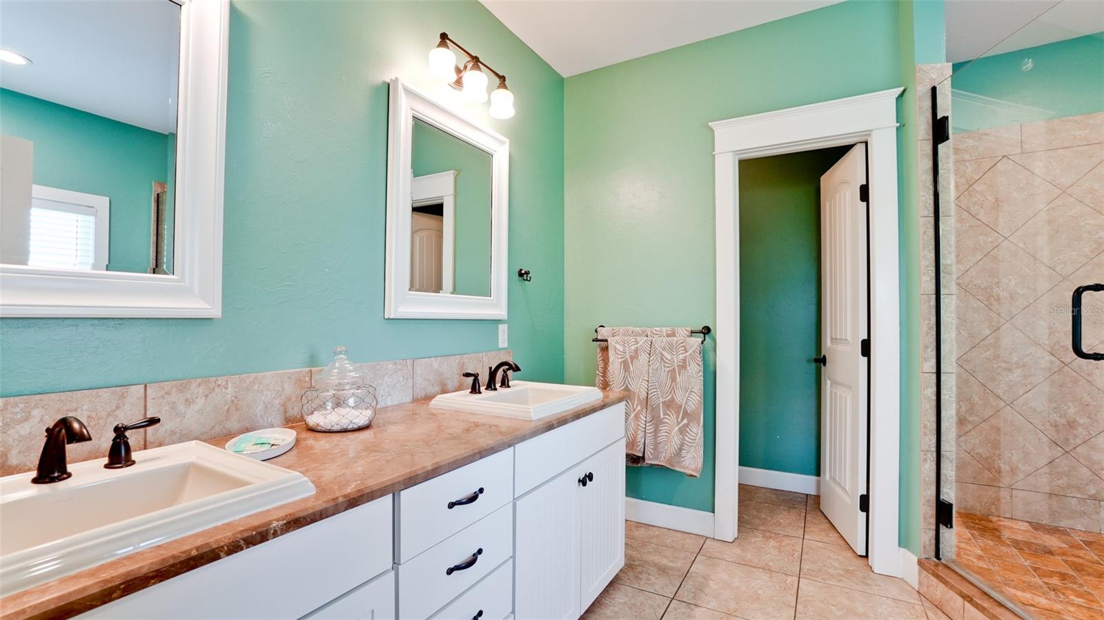 LARDAS UNIT THREE - Residential