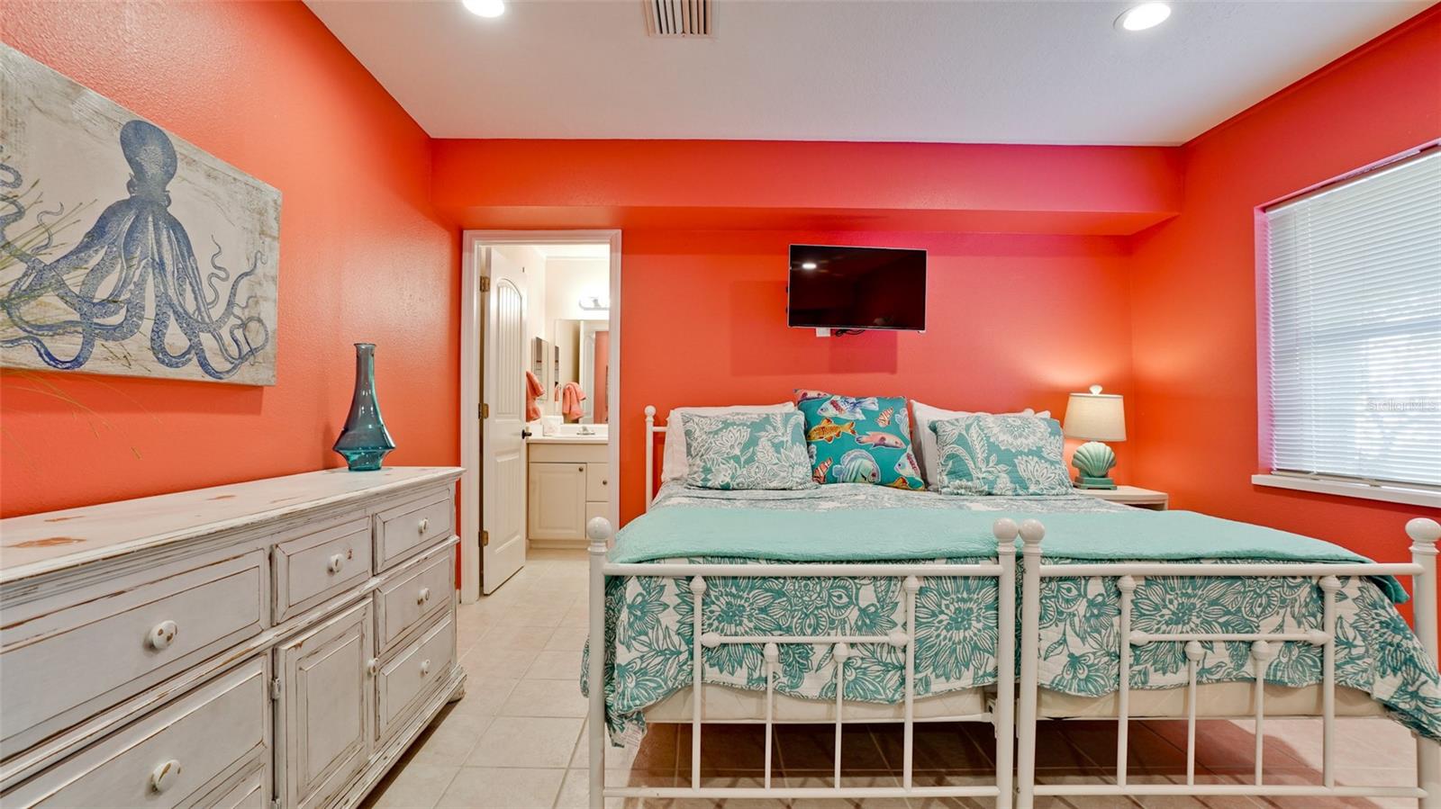 LARDAS UNIT THREE - Residential