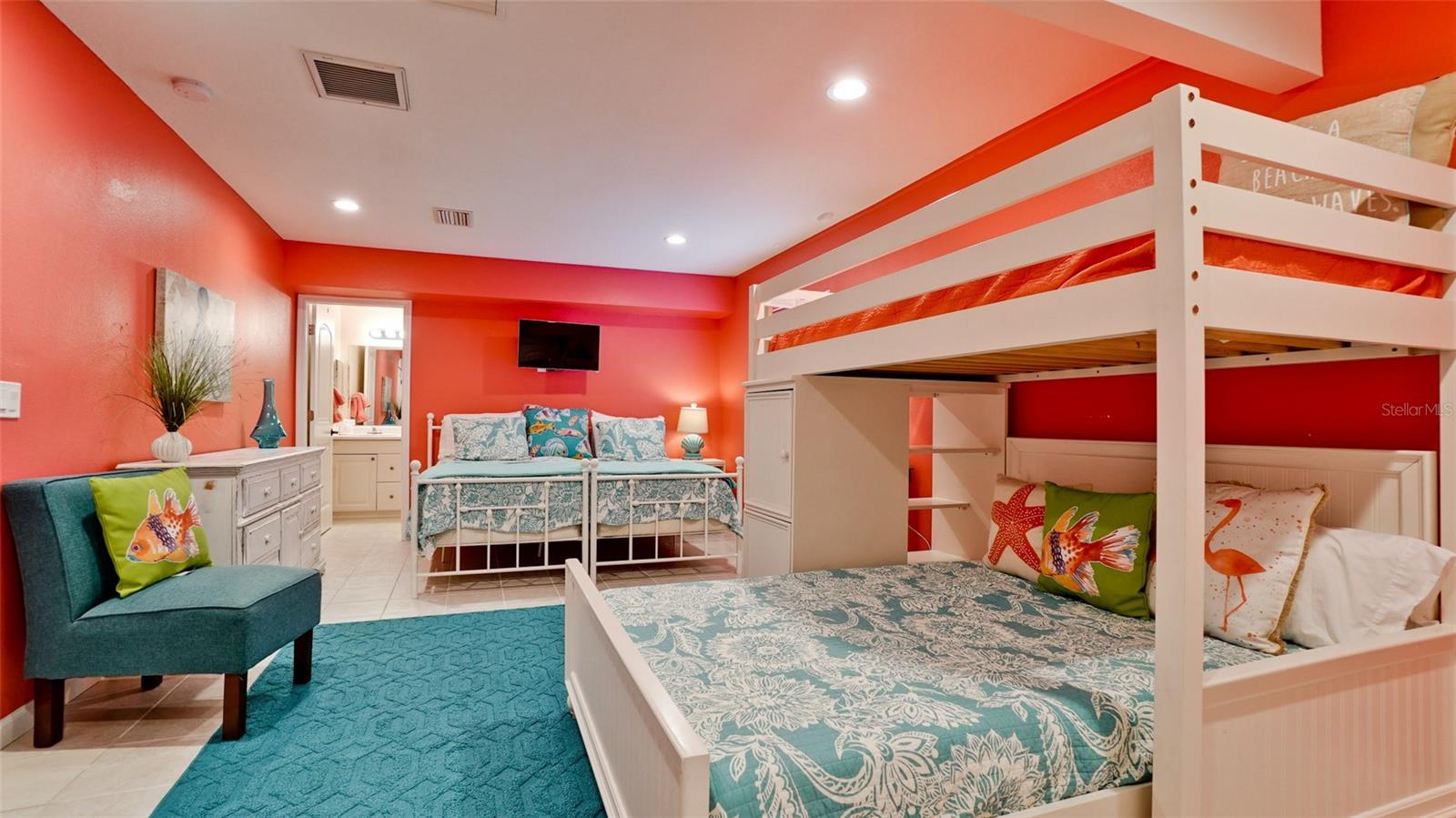 LARDAS UNIT THREE - Residential