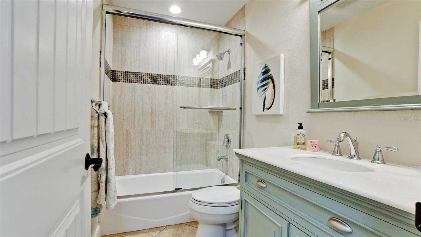 LARDAS UNIT THREE - Residential