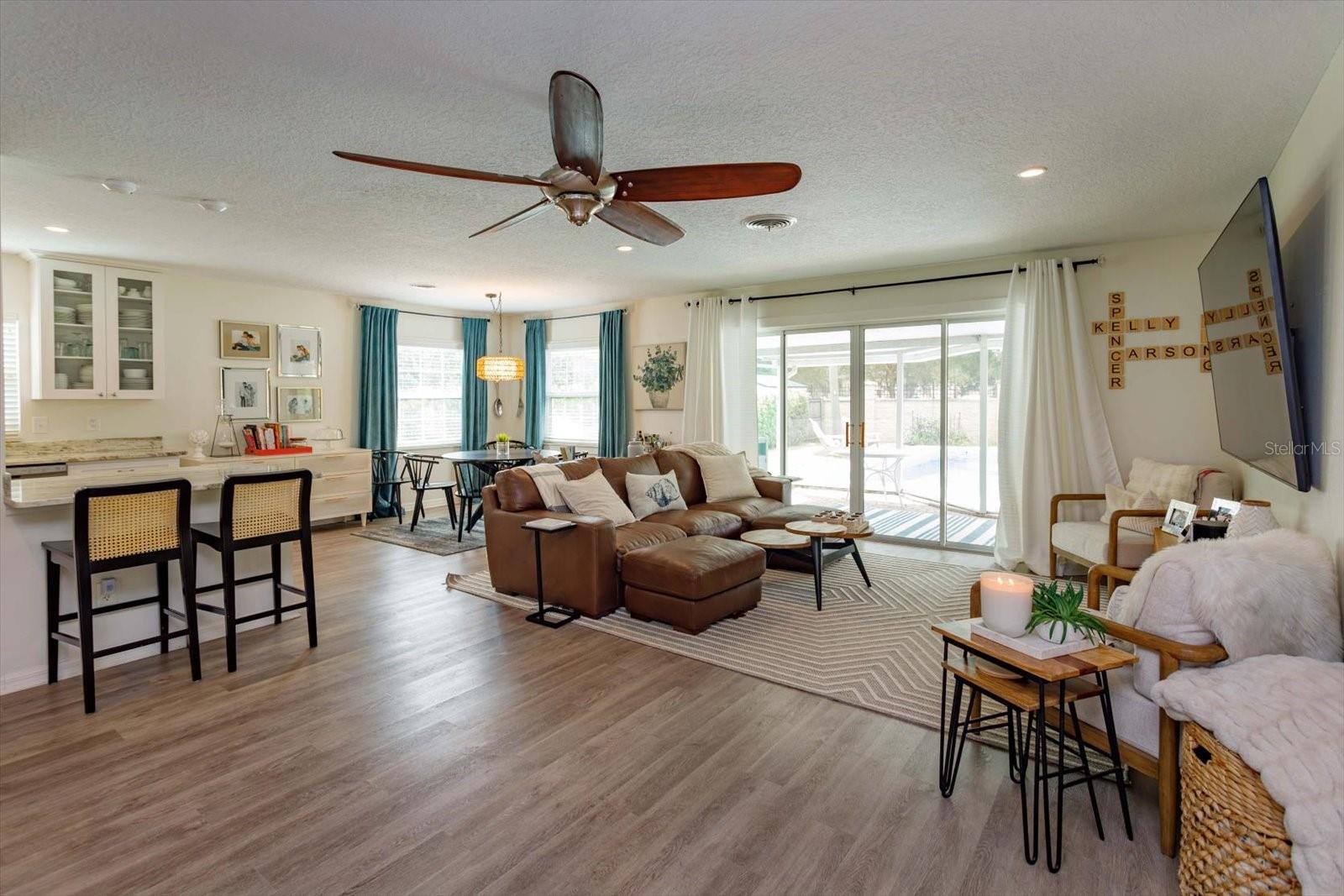 2322 WOODCREST DRIVE