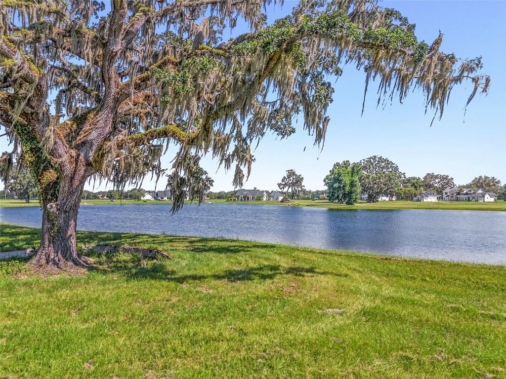 Photo of 27 SW 138th Loop, Dunnellon, FL 34432 (MLS # OM684493)
