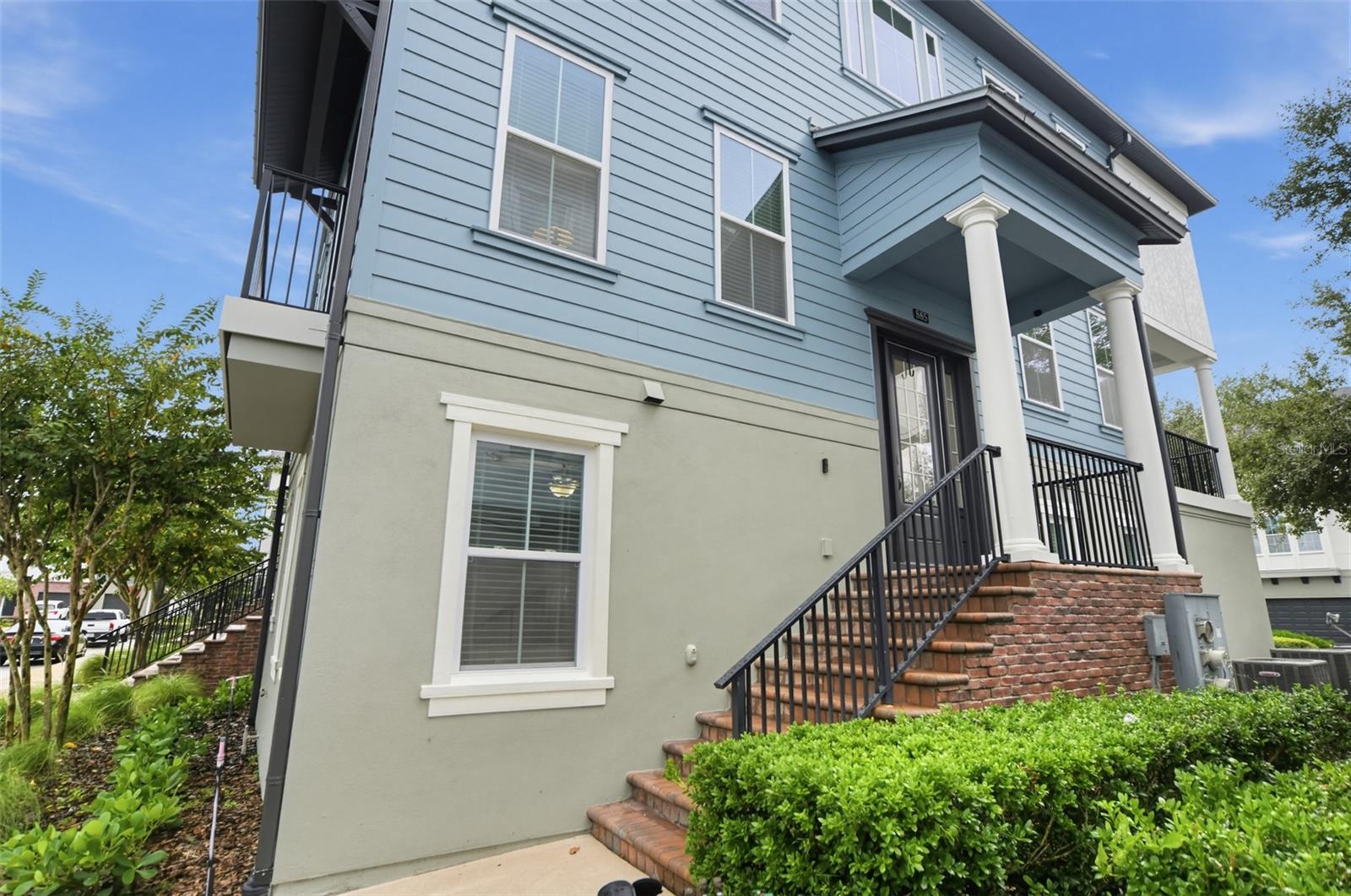 885 TARAMUNDI DRIVE