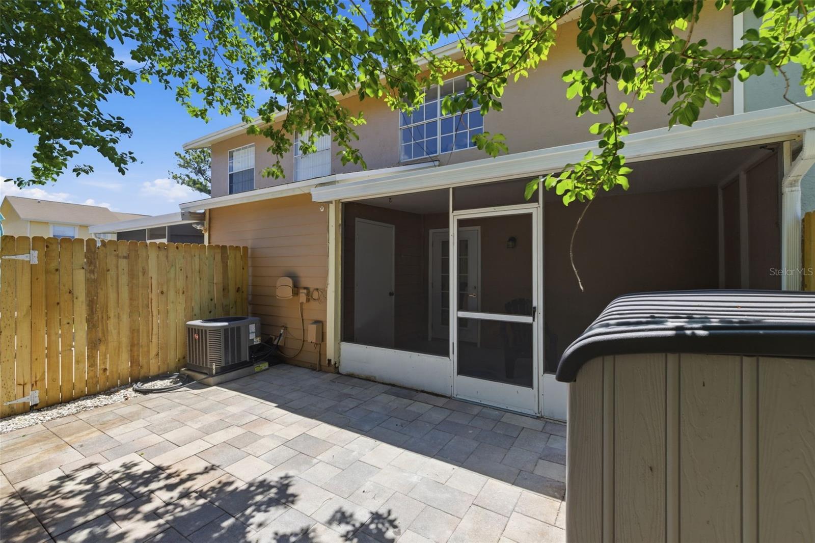 CHATEAUX DE VILLE - Residential