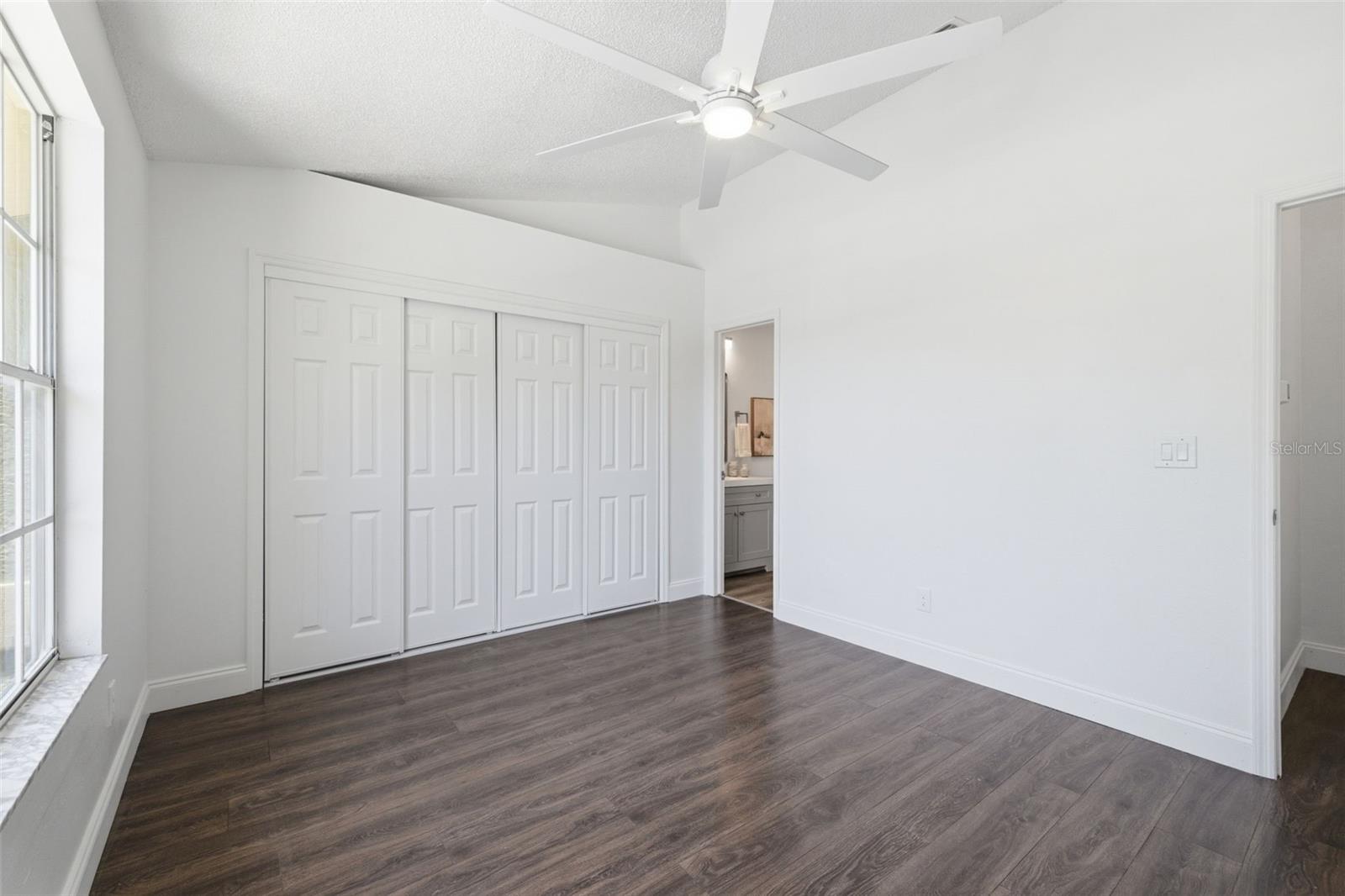 CHATEAUX DE VILLE - Residential