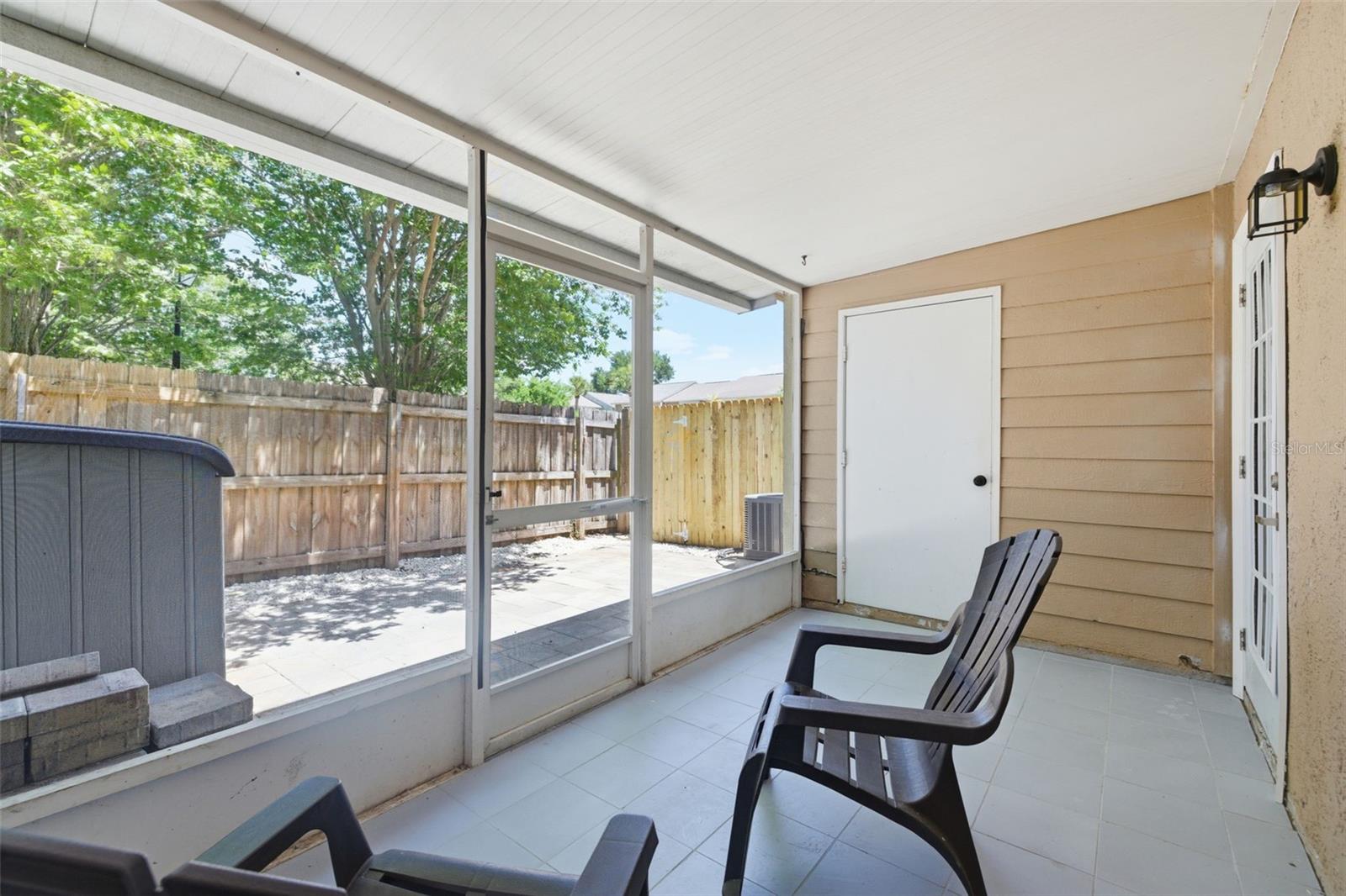 CHATEAUX DE VILLE - Residential