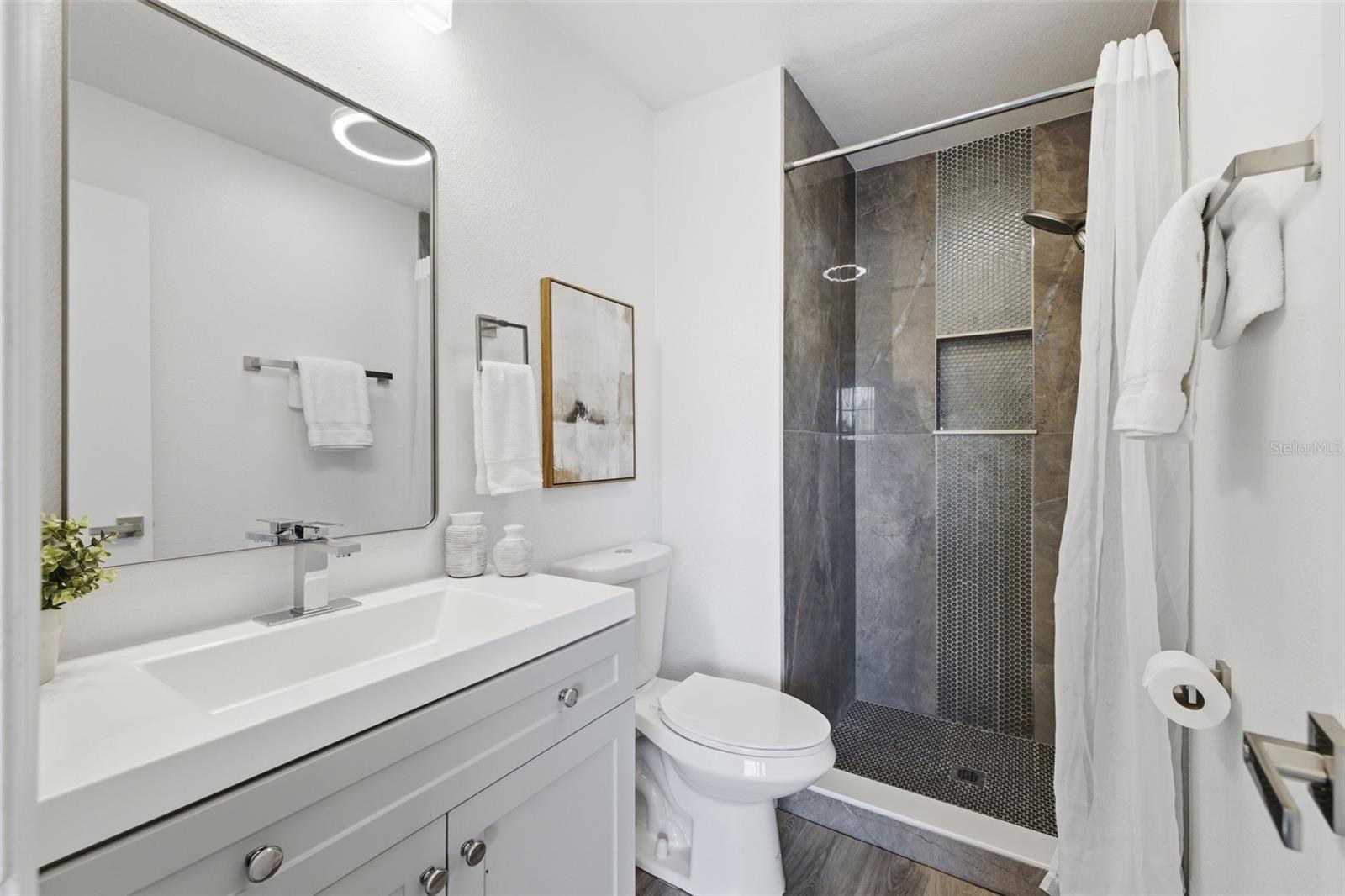 CHATEAUX DE VILLE - Residential