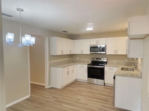 Tiny photo for 11345 SE 188th Avenue, Ocklawaha, FL 32179 (MLS # OM724588)
