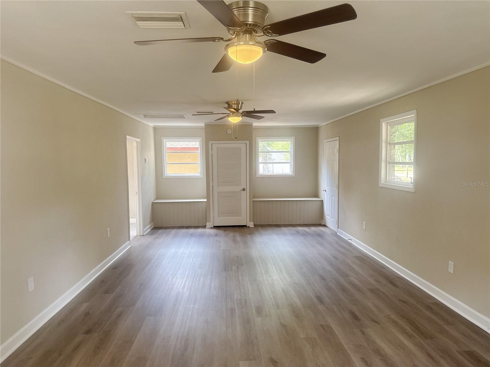 OAK COVE - Residential