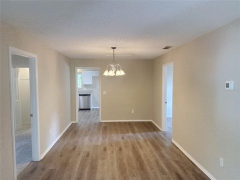 Tiny photo for 11345 SE 188th Avenue, Ocklawaha, FL 32179 (MLS # OM724588)