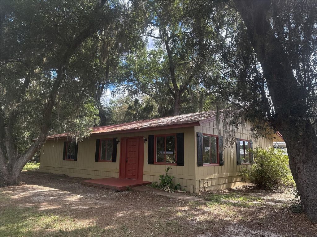 Photo of 11345 SE 188th Avenue, Ocklawaha, FL 32179 (MLS # OM724588)