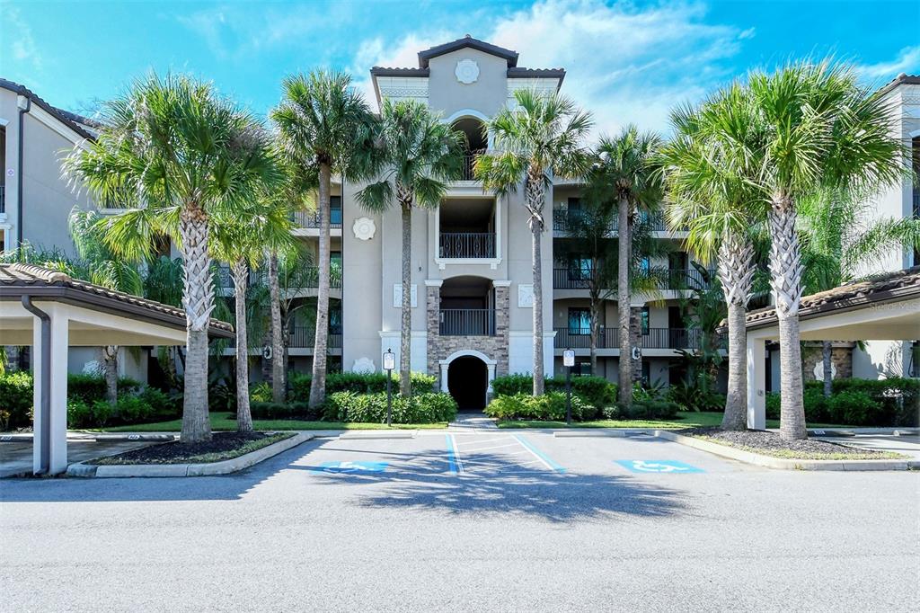 Beautiful ground floor, 2-bedroom, 2-bathroom coastal inspired condo with lovely furnishings, bright open and inviting floor plan! Enjoy stunning views of the lake and the golf course as you enter the condo which boasts a gorgeous well stocked cook's kitchen, nice granite island and stainless-steel appliances for cooking and entertaining. Master suite a features King size bed, en-suite bath with walk- in tile shower and his and her closets. Second bedroom has a queen bed and second bath close by. This open floor plan lends itself to Florida lifestyle living with gorgeous lake and golf course views from the kitchen, living room and private screened in lanai. Enjoy hours of entertainment as you watch the golfers navigate the Arnold Palmer designed golf course offering 36 holes of championship golf split into two courses and a driving range as the sun sets in the evening! Come and experience resort style living in Lakewood Ranch's premier golf Community! AMENITIES INCLUDE CLUBHOUSE WITH RESTAURANT AND TIKI BAR, ON-SITE DINING, FITNESS CENTER, RESORT STYLE SWIMMING POOLS WITH OUTDOOR GRILLE AND POOLSIDE SERVICE, A FULL SERVICE SPA , TENNIS, PICKLE BALL, BOCCE COURTS AND MORE! Golf Membership available. $65.00 monthly min. expenditure is required at the on-site Tiki Bar/Restaurant (Alcohol Excluded). Easy access to I-75, local shopping and dining, University Parkway, Sarasota Airport and all that Lakewood Ranch has to offer. * HIGH SEASON = DECEMBER through