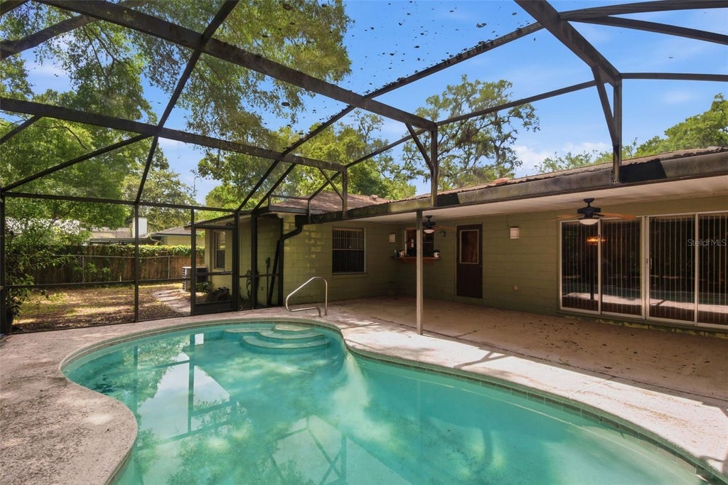 Photo of 436 Bison Circle, Apopka, FL 32712 (MLS # G5113500)