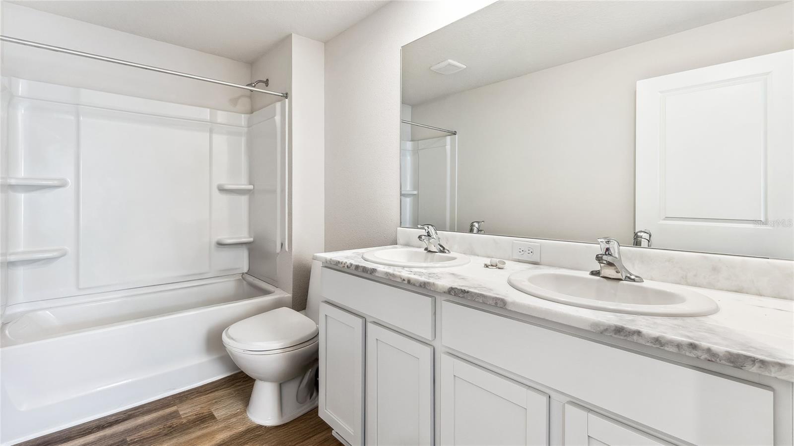 STAR FARMS AT LAKEWOOD RANCH - Residential
