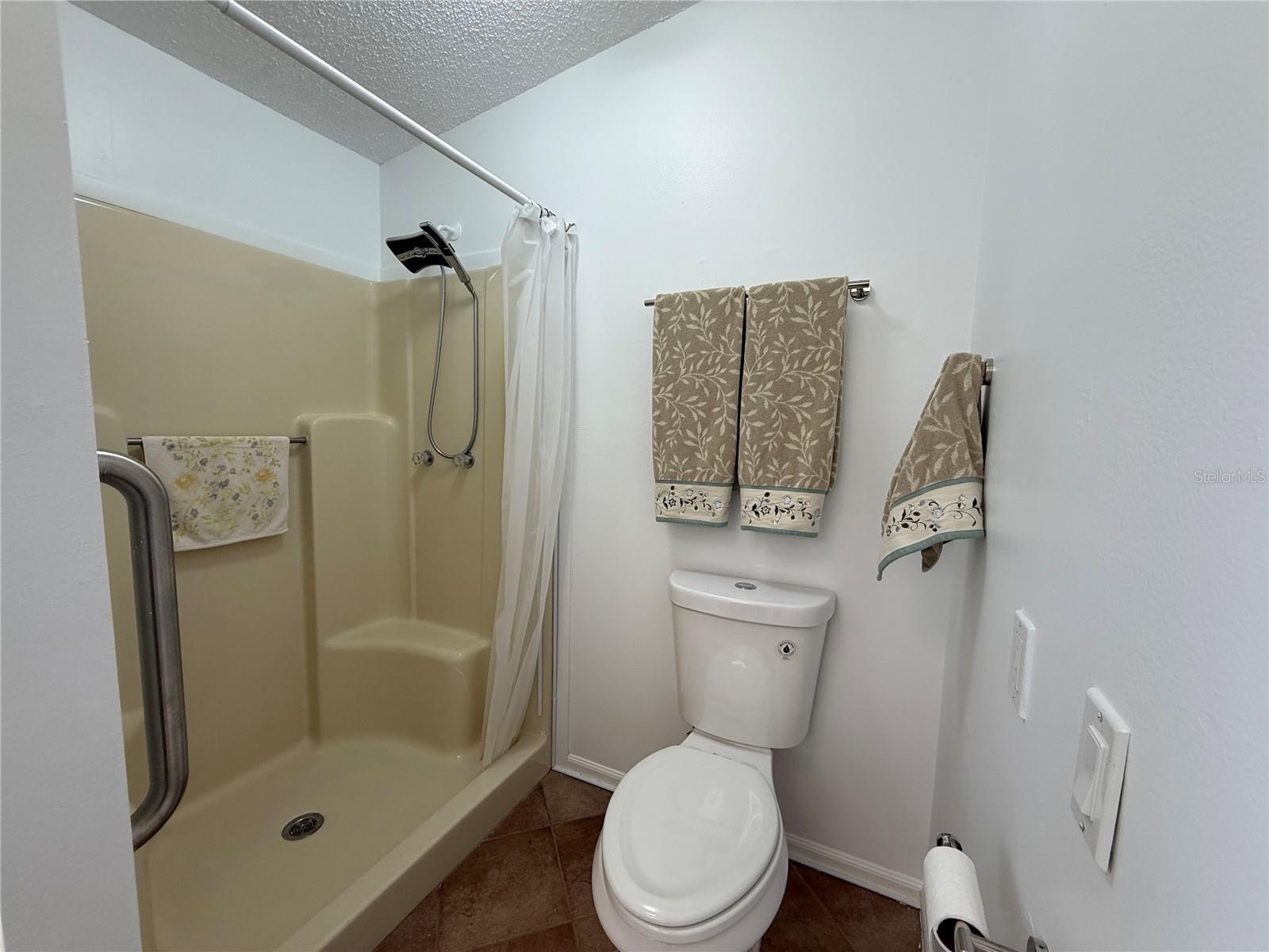LADY LAKE ORANGE BLOSSOM GARDENS UNIT 10 - Residential