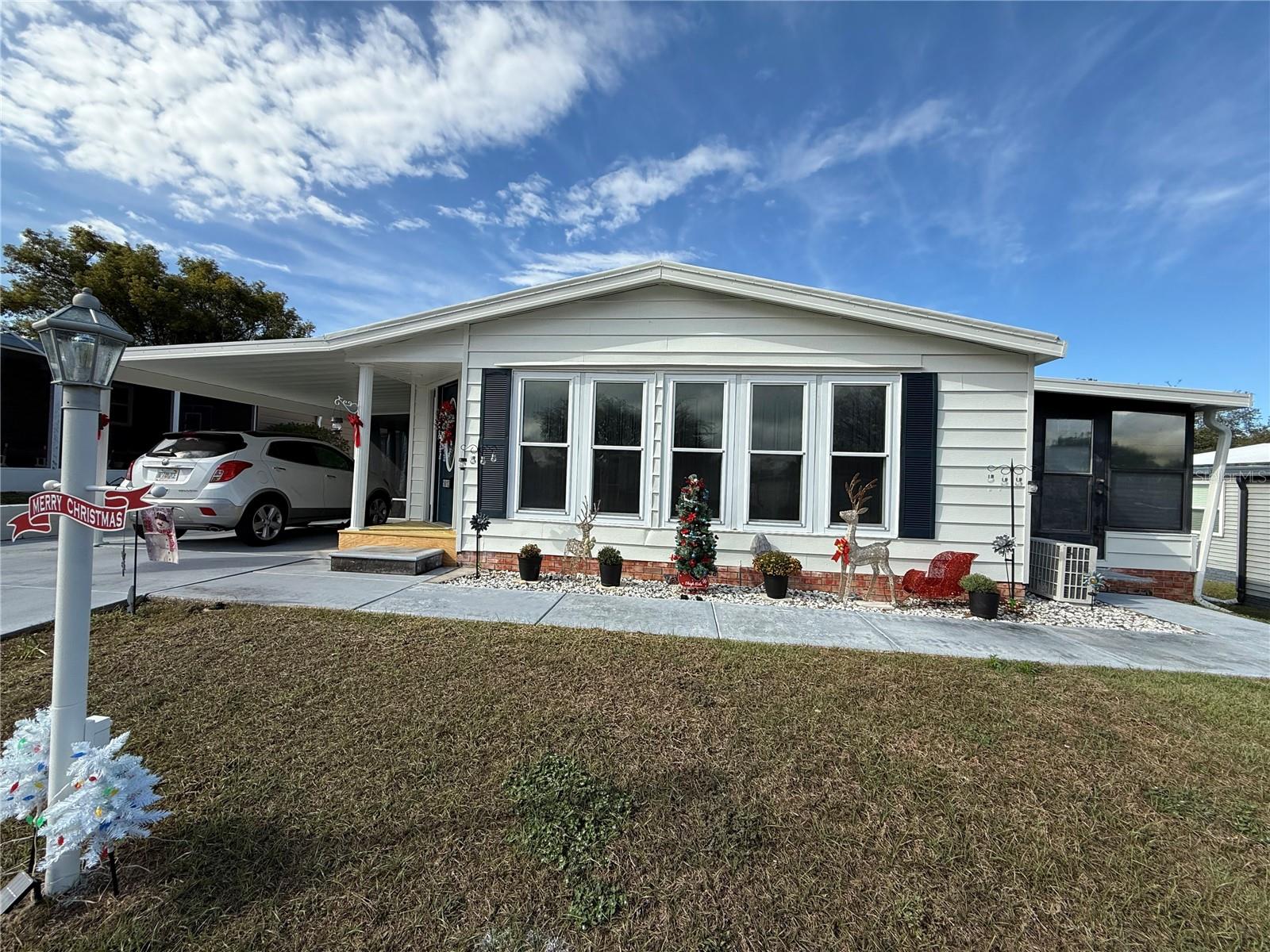 LADY LAKE ORANGE BLOSSOM GARDENS UNIT 10 - Residential