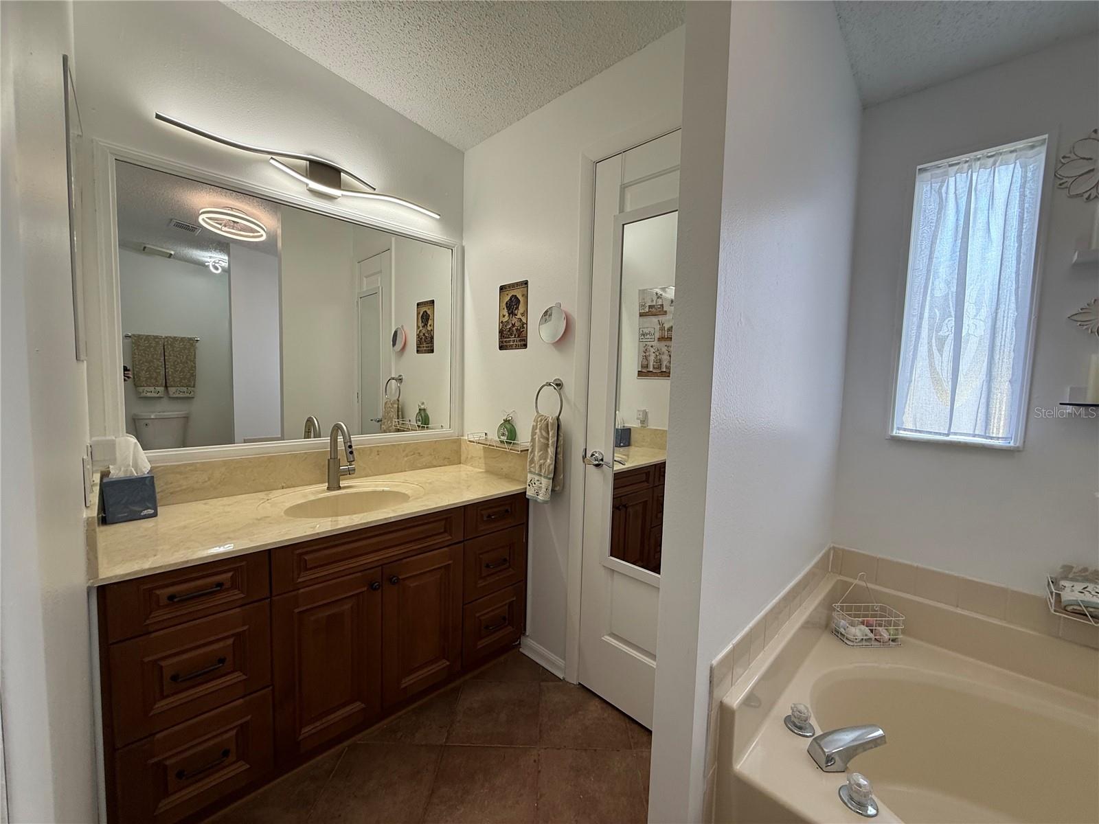 LADY LAKE ORANGE BLOSSOM GARDENS UNIT 10 - Residential