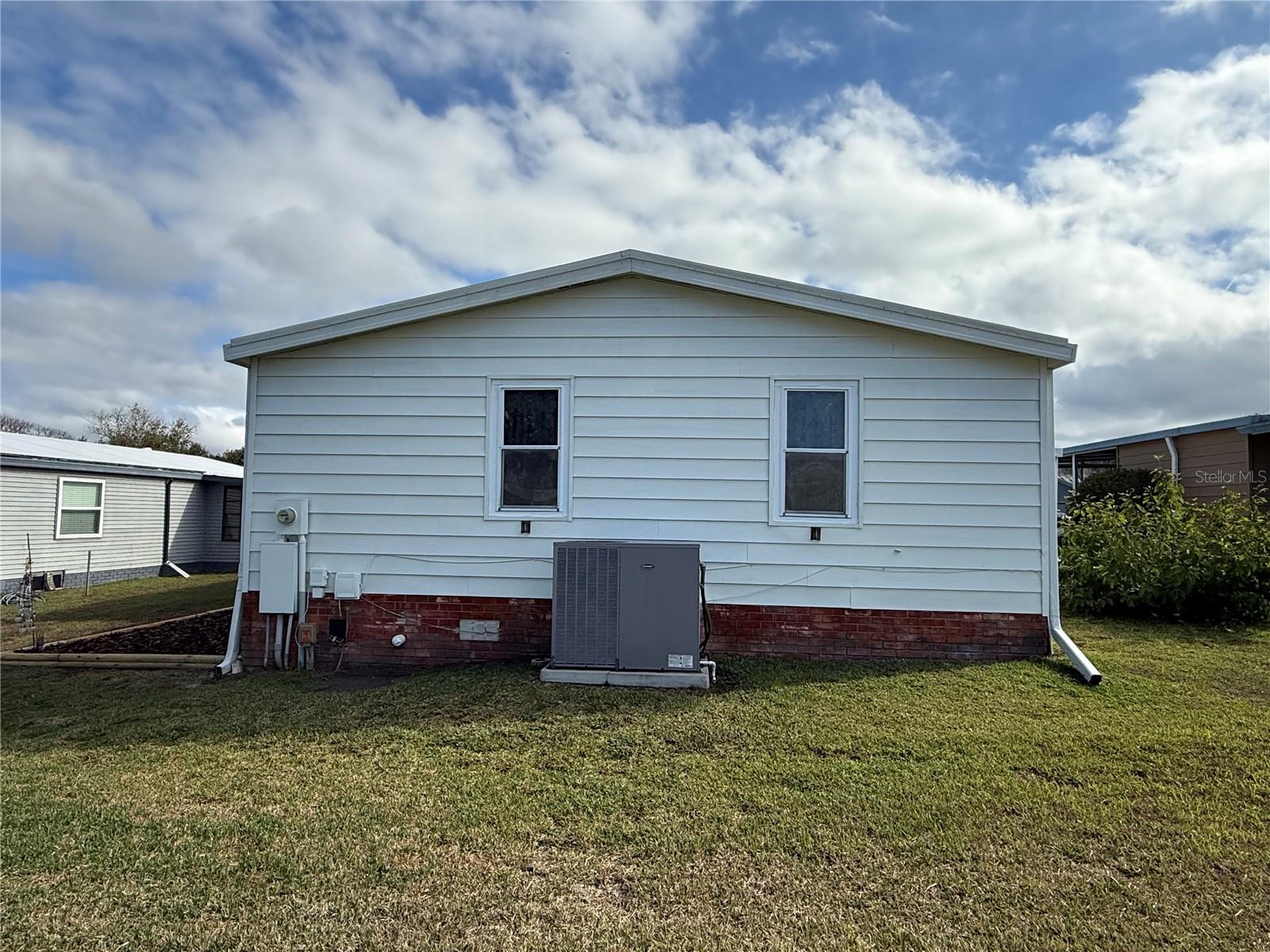 LADY LAKE ORANGE BLOSSOM GARDENS UNIT 10 - Residential