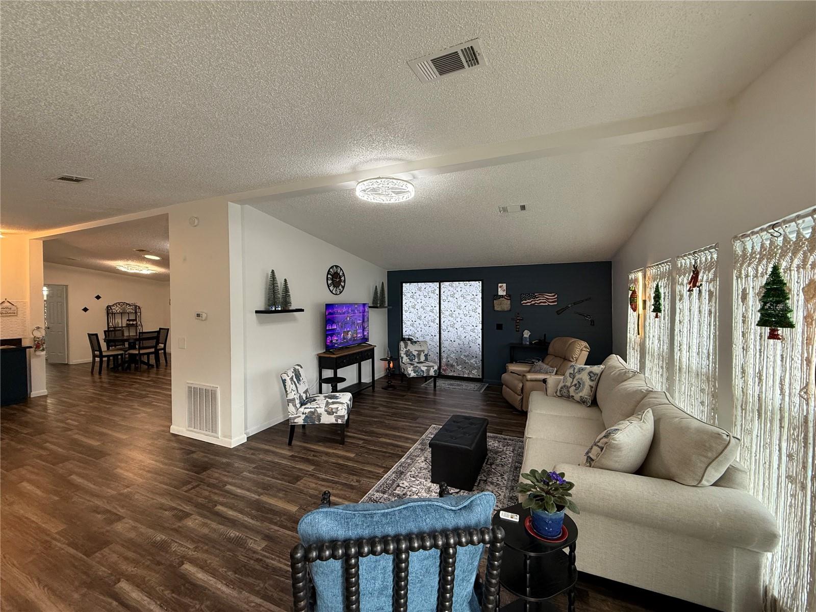 LADY LAKE ORANGE BLOSSOM GARDENS UNIT 10 - Residential