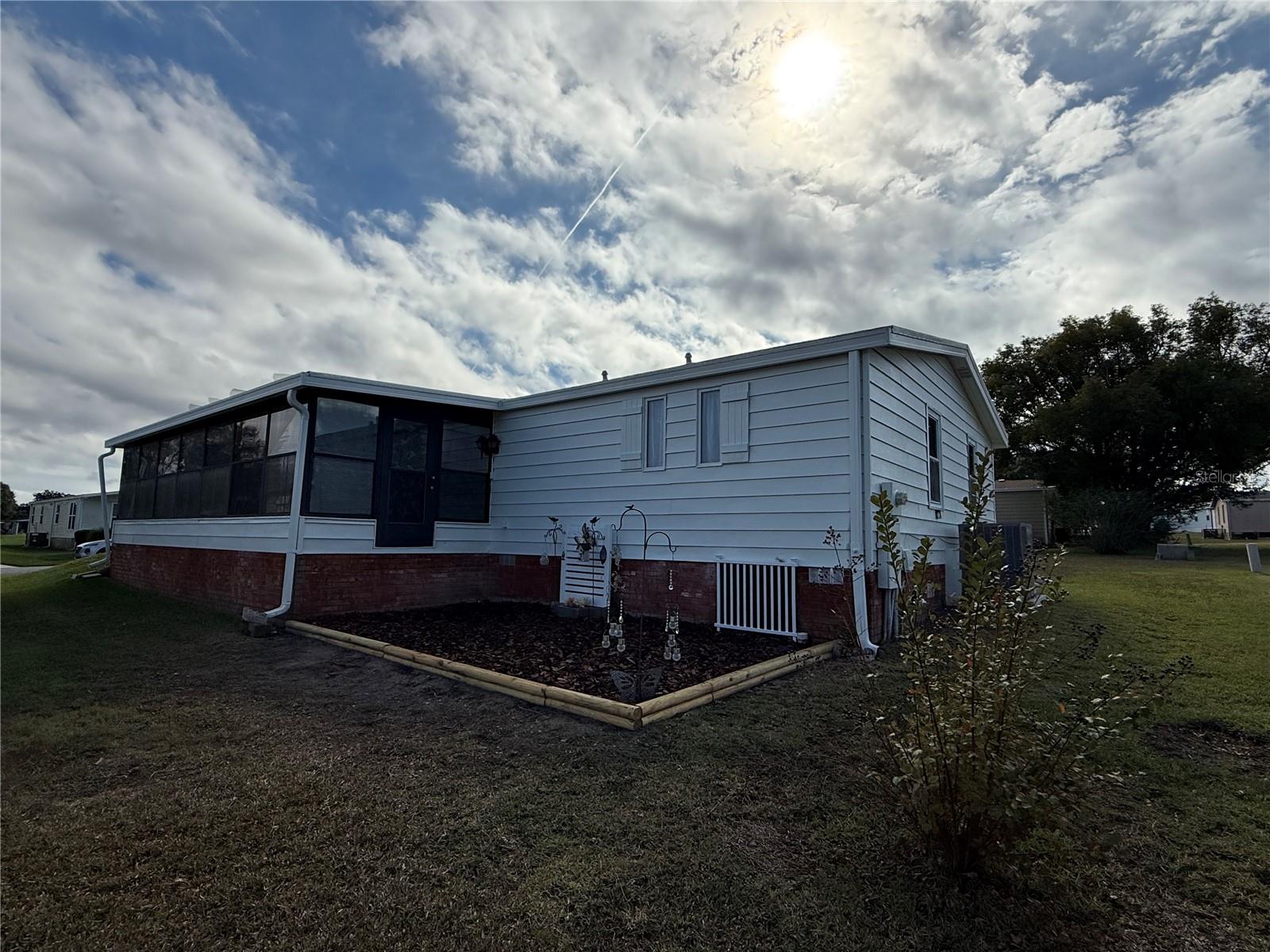 LADY LAKE ORANGE BLOSSOM GARDENS UNIT 10 - Residential