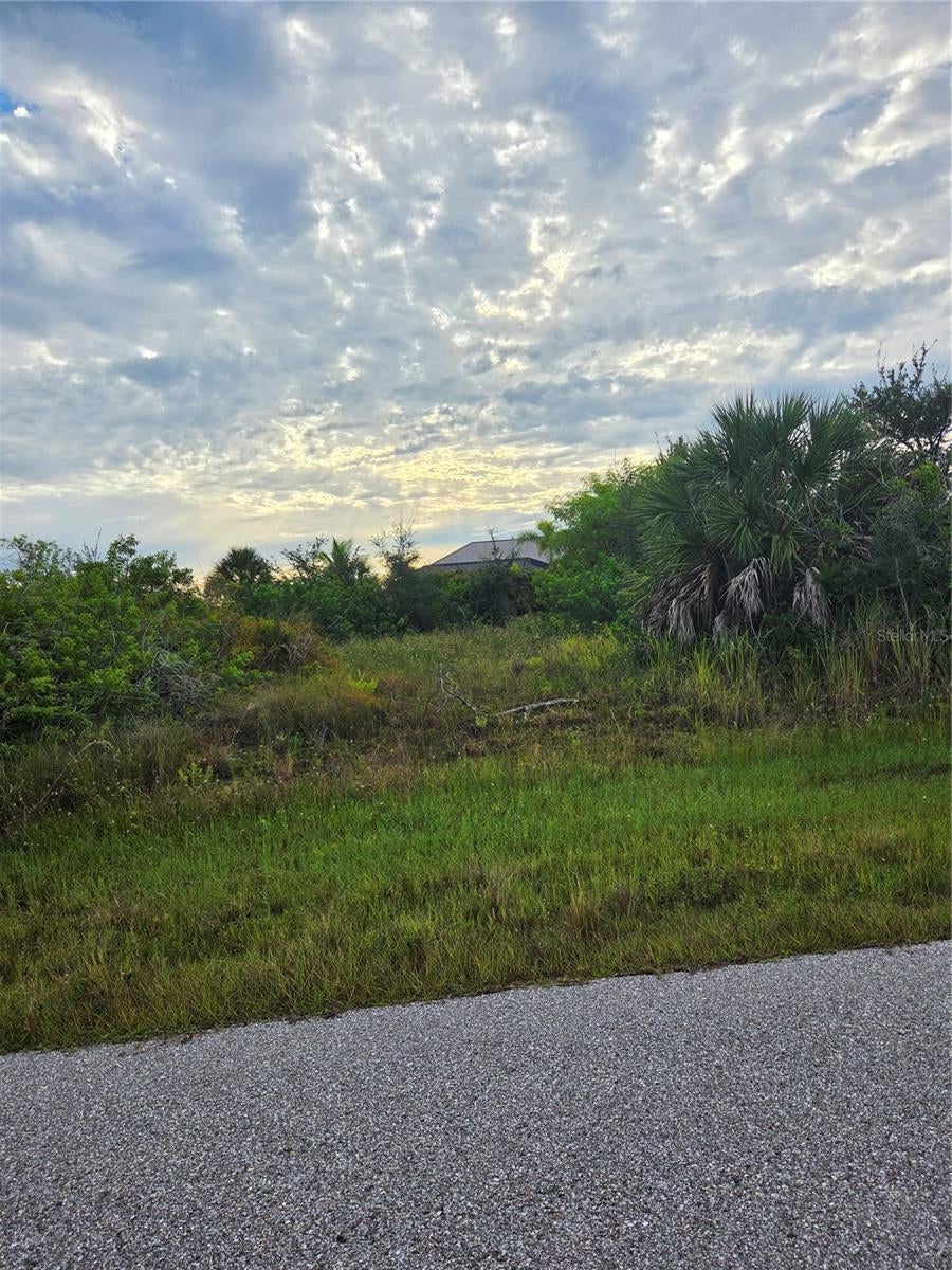 9303 ROSEBUD CIRCLE, PORT CHARLOTTE, FL, 33981 2 9303 ROSEBUD CIRCLE